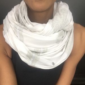 lululemon athletica Circle Scarf